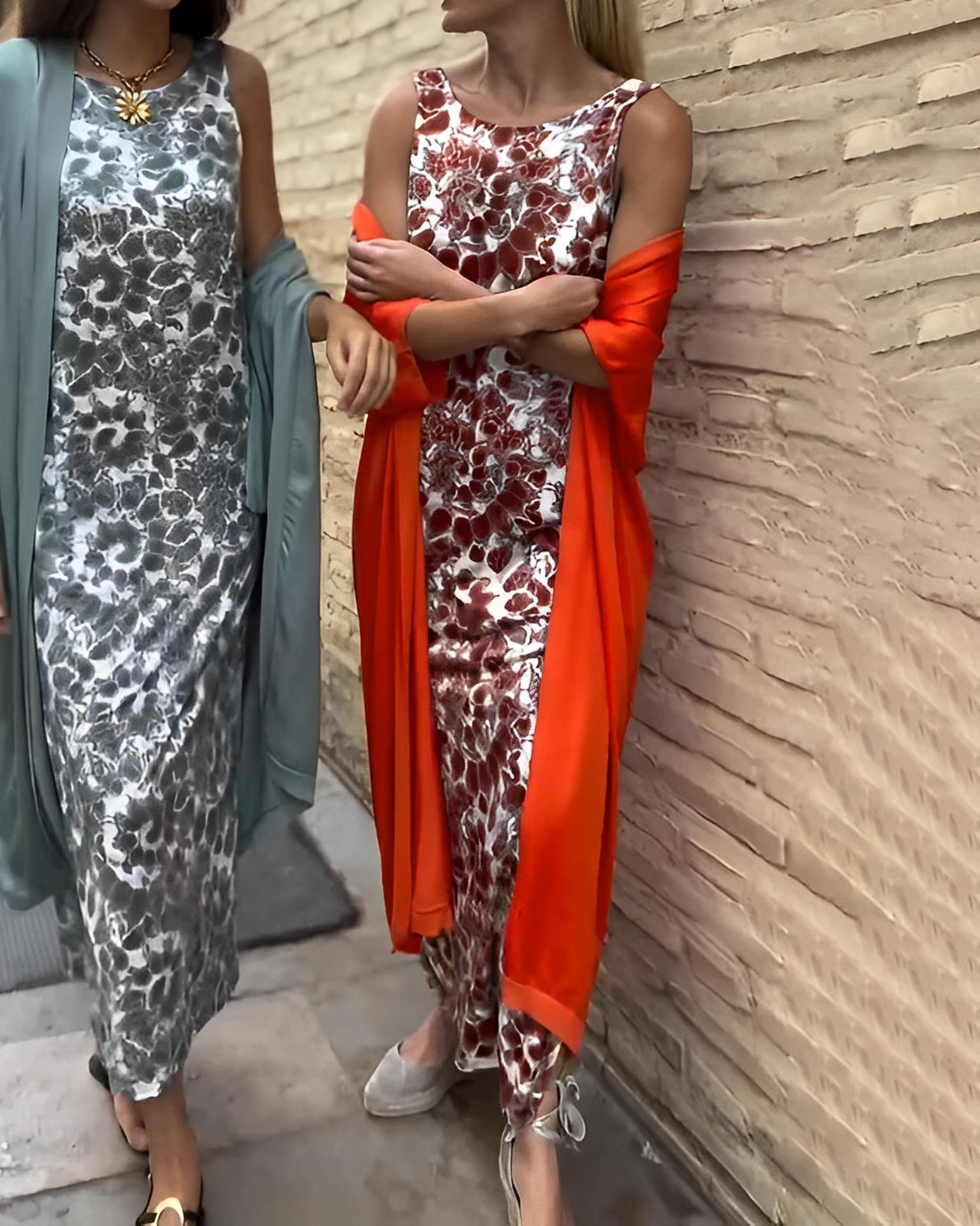 Elegant Two-Piece Suit with Vintage Print