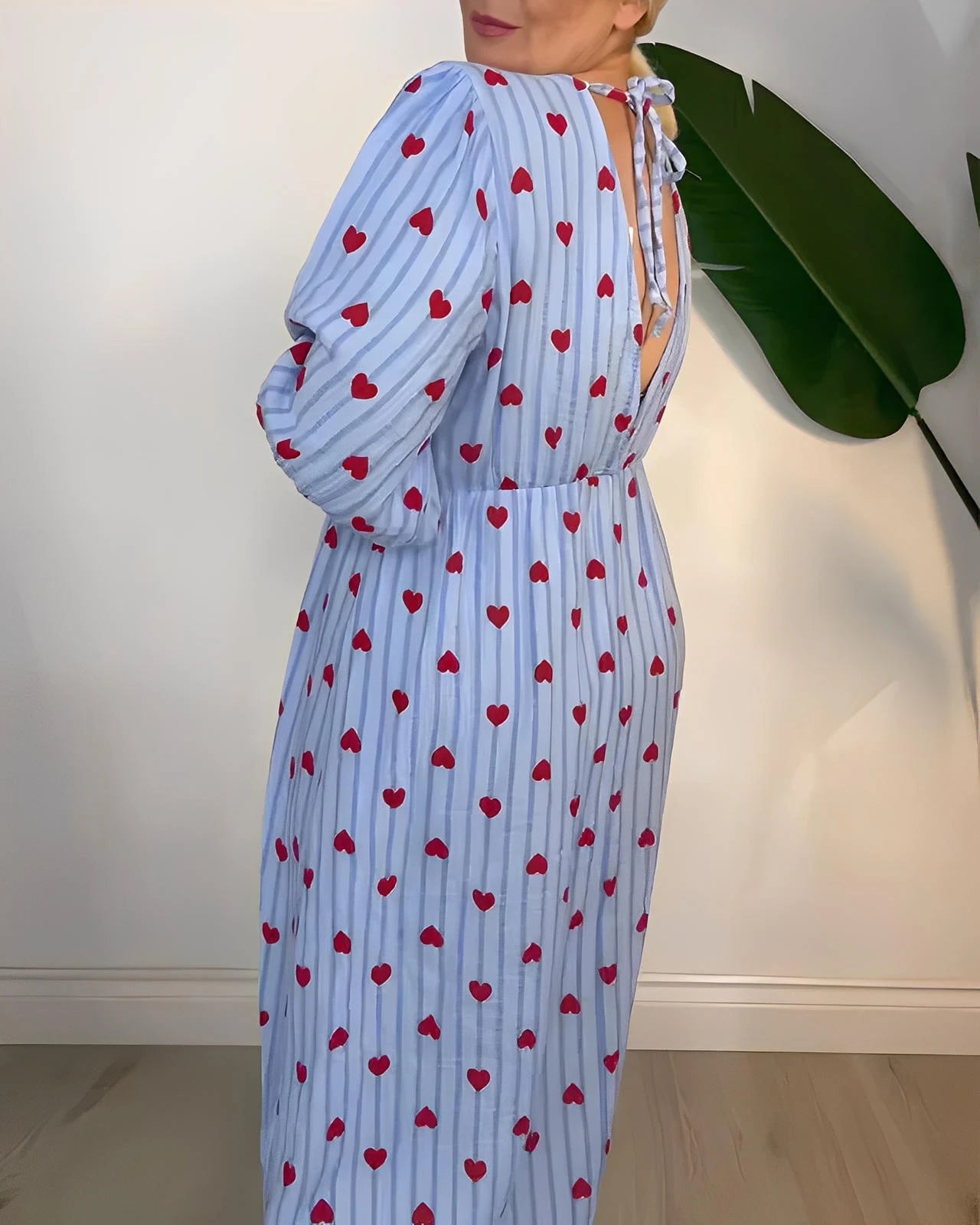 Elegant V-Neck Dress with Heart Print & Short Sleeves