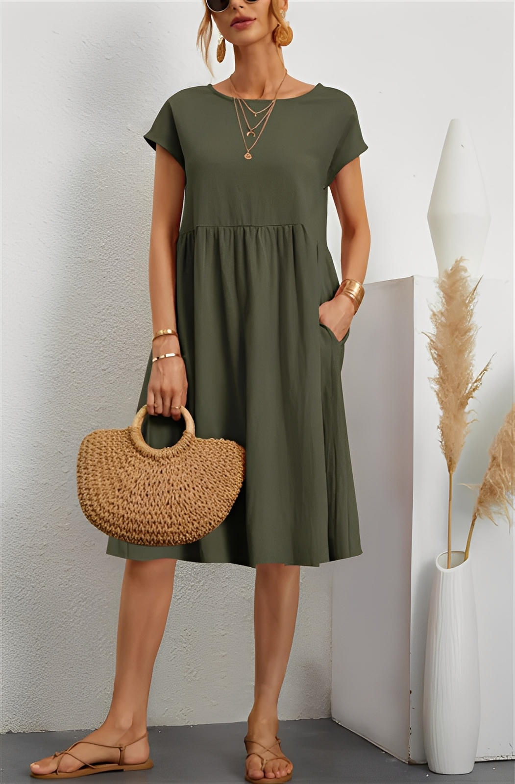 Summer Short-Sleeved A-Line Dress with Pockets & Round Neck