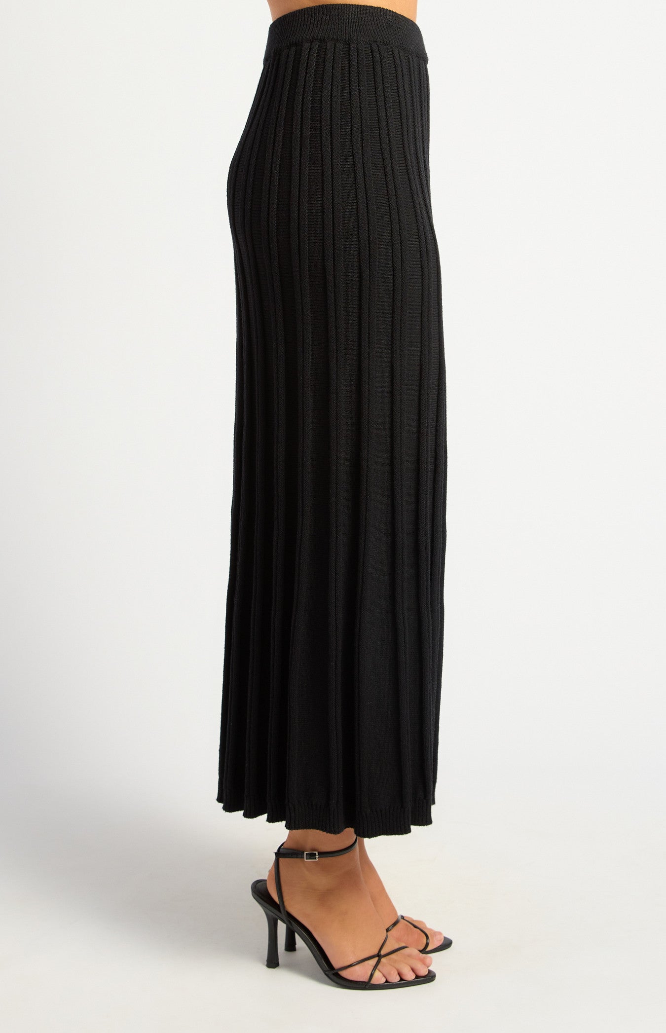 Raised Rib Textured Knit Midi Skirt