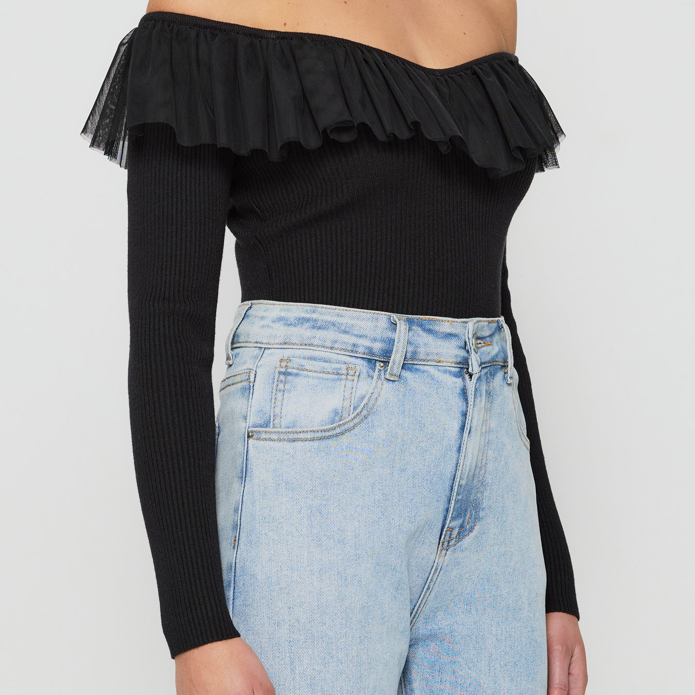 Contrast Mesh Frill Neckline Knit Top