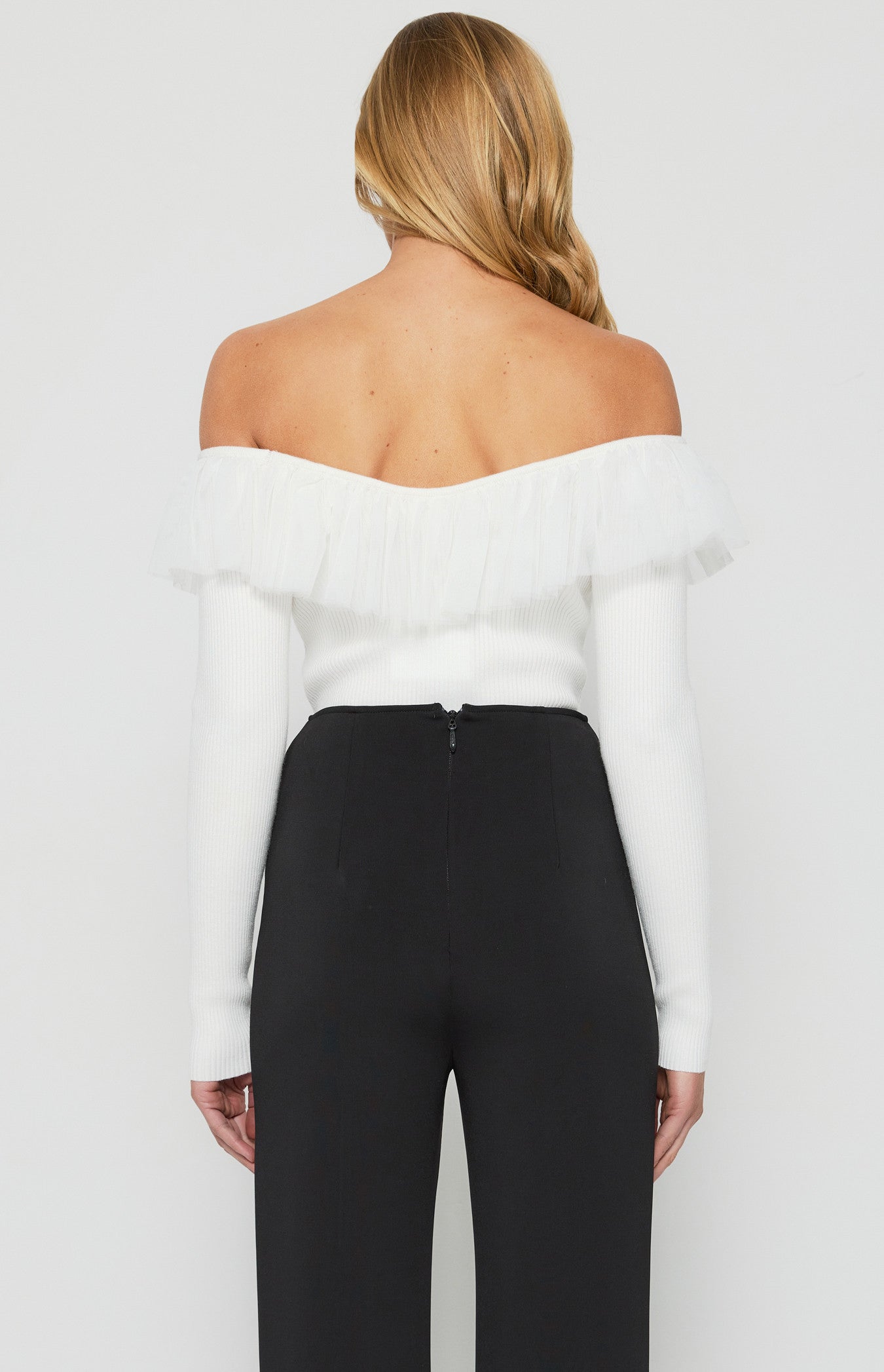 Contrast Mesh Frill Neckline Knit Top