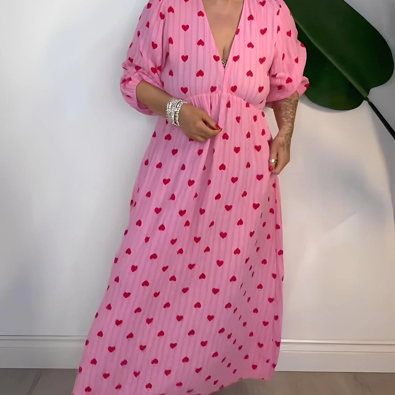 Elegant V-Neck Dress with Heart Print & Short Sleeves