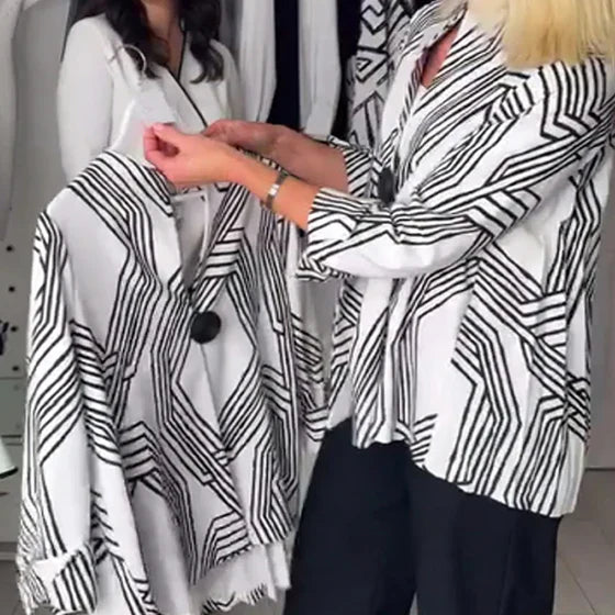 Casual Pleated Top with Contrast Print & Relaxed Fit