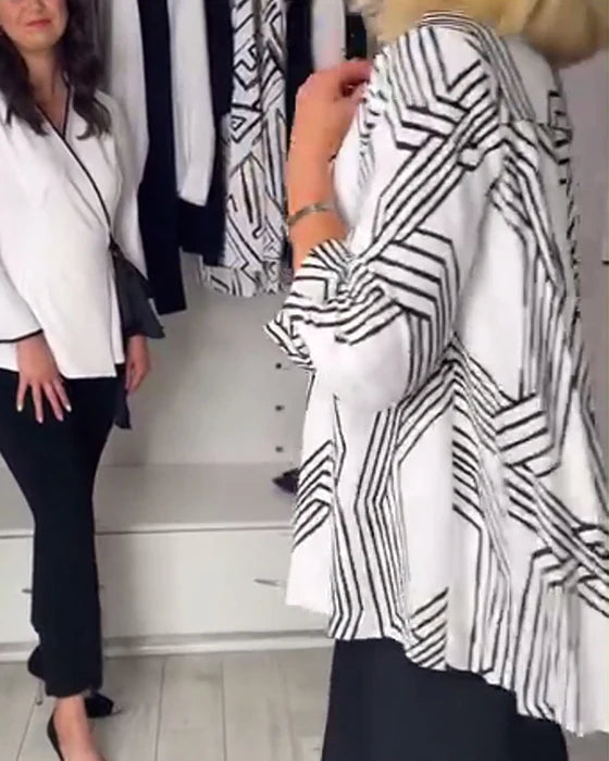 Casual Pleated Top with Contrast Print & Relaxed Fit