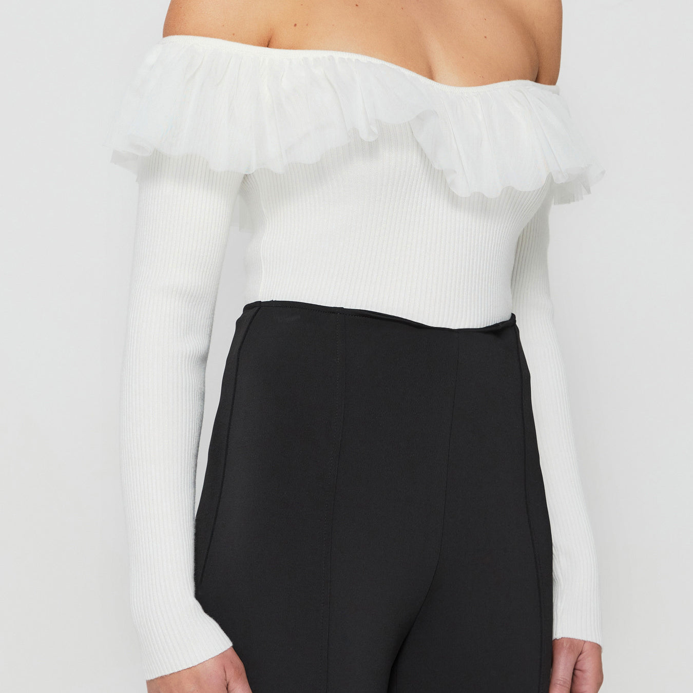 Contrast Mesh Frill Neckline Knit Top